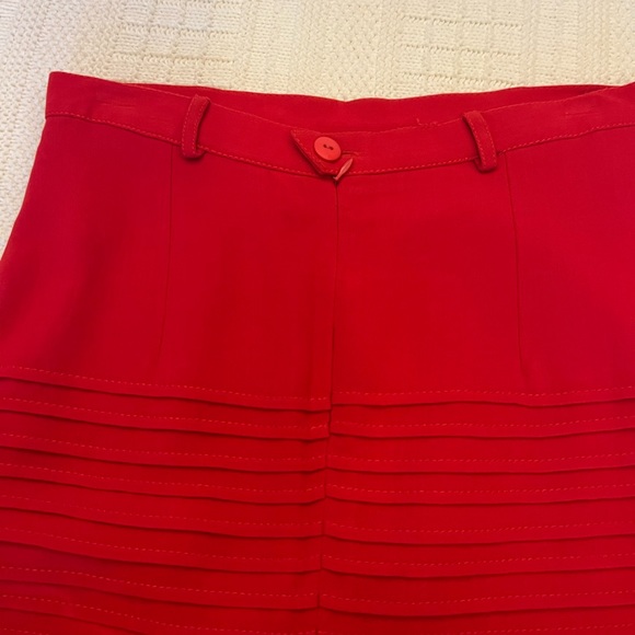 Curvy Ribbed Red Gonnella Skirt size 44 with matching leather belt. - Picture 9 of 16